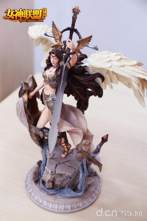 女神联盟手游   胜利女神手办侧面