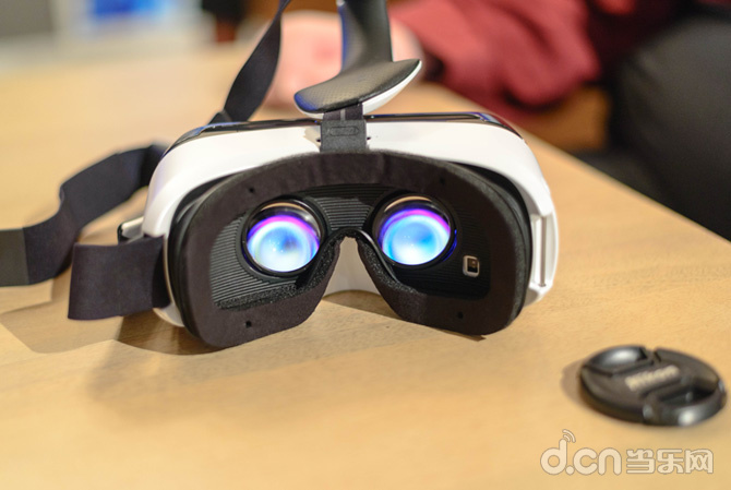 三星的Gear VR是最具消费级的虚拟现实产品