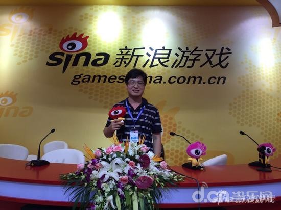 蔡魔头在新浪游戏直播间